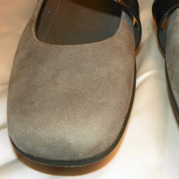 NEW ASGI Ladies' Mary Janes Sz 9 M - Picture 2 of 4